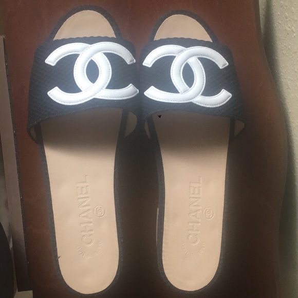 black and white chanel slides